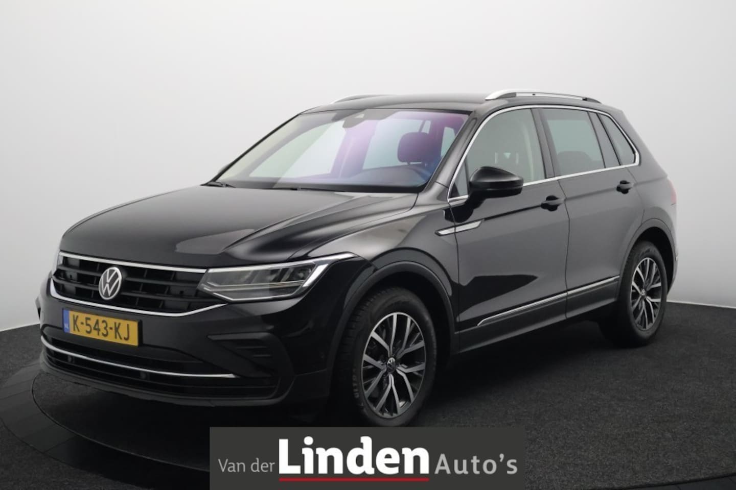 Volkswagen Tiguan - 1.5 TSI Life Business | Alcantara Stoelen | Trekhaak | DAB+ Radio | Stuurverwarming | Came - AutoWereld.nl
