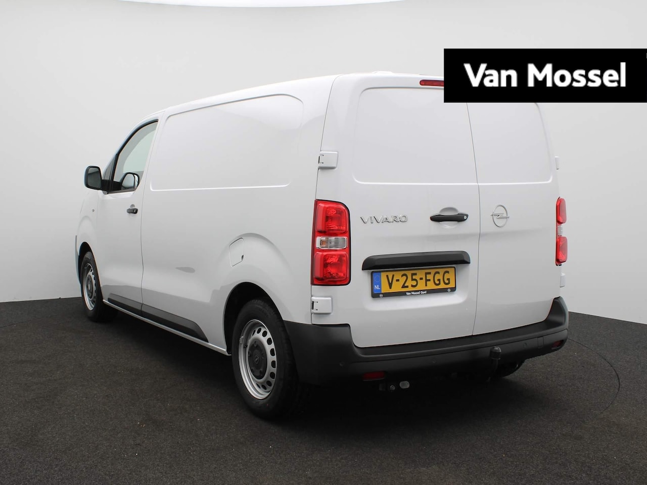 Opel Vivaro - 2.0 Diesel 145 L2 Navi | Trekhaak | Camera | Snel rijden en geen BPM - AutoWereld.nl