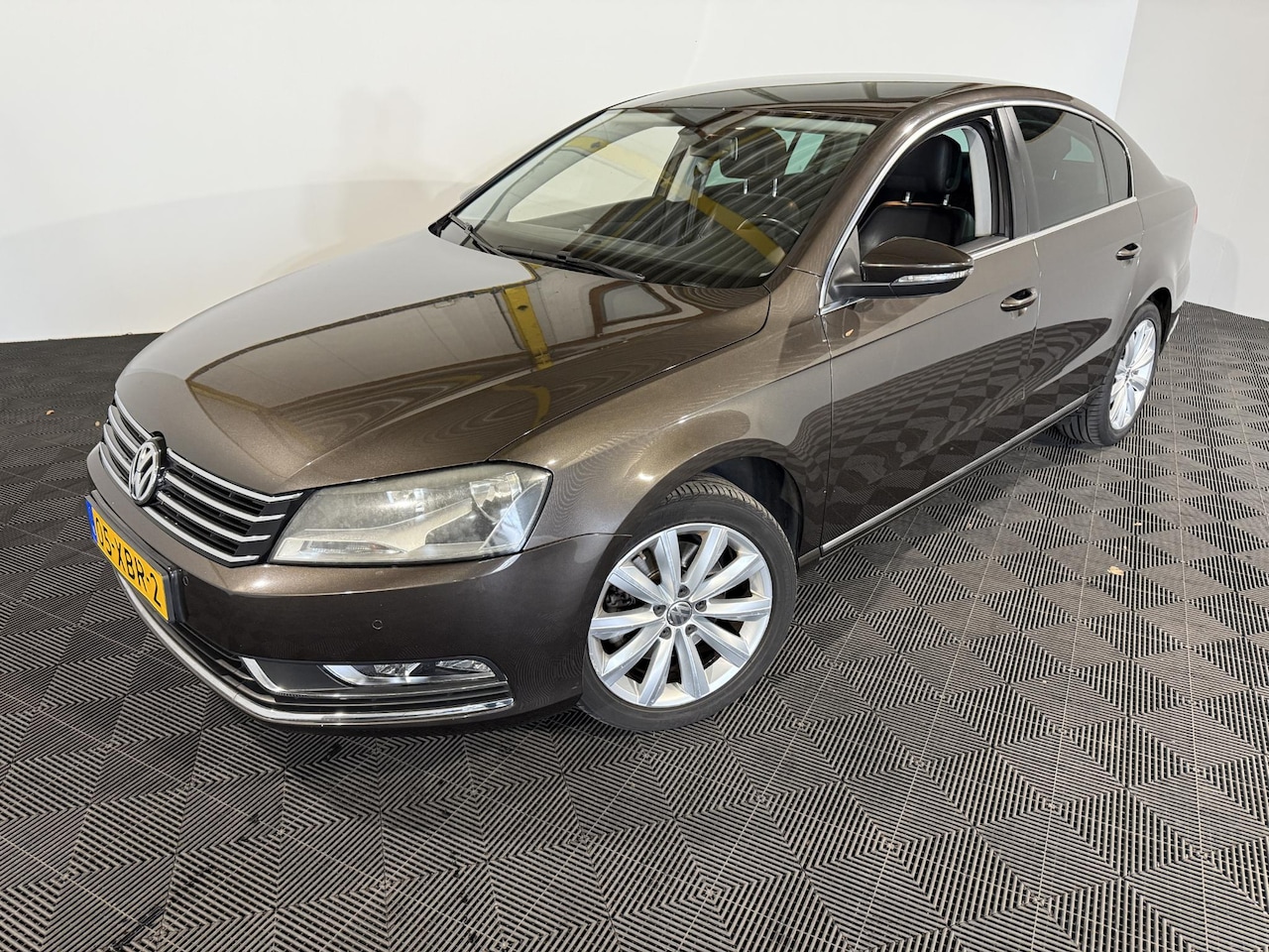 Volkswagen Passat - 1.4 TSI Comfort Executive Line Sedan - AutoWereld.nl