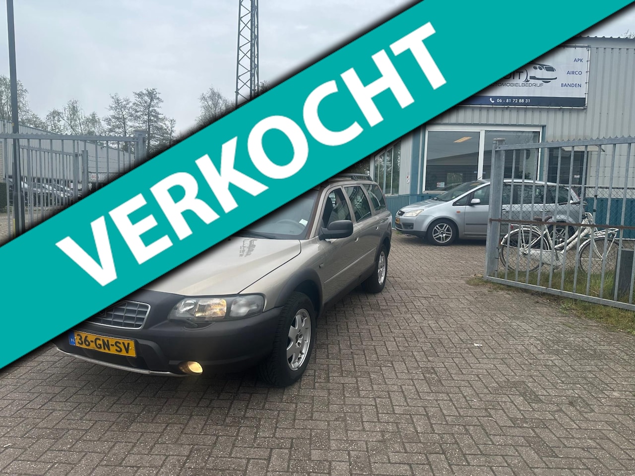 Volvo V70 Cross Country - XC70 2.4 T Comfort Line APK 04-2026! - AutoWereld.nl