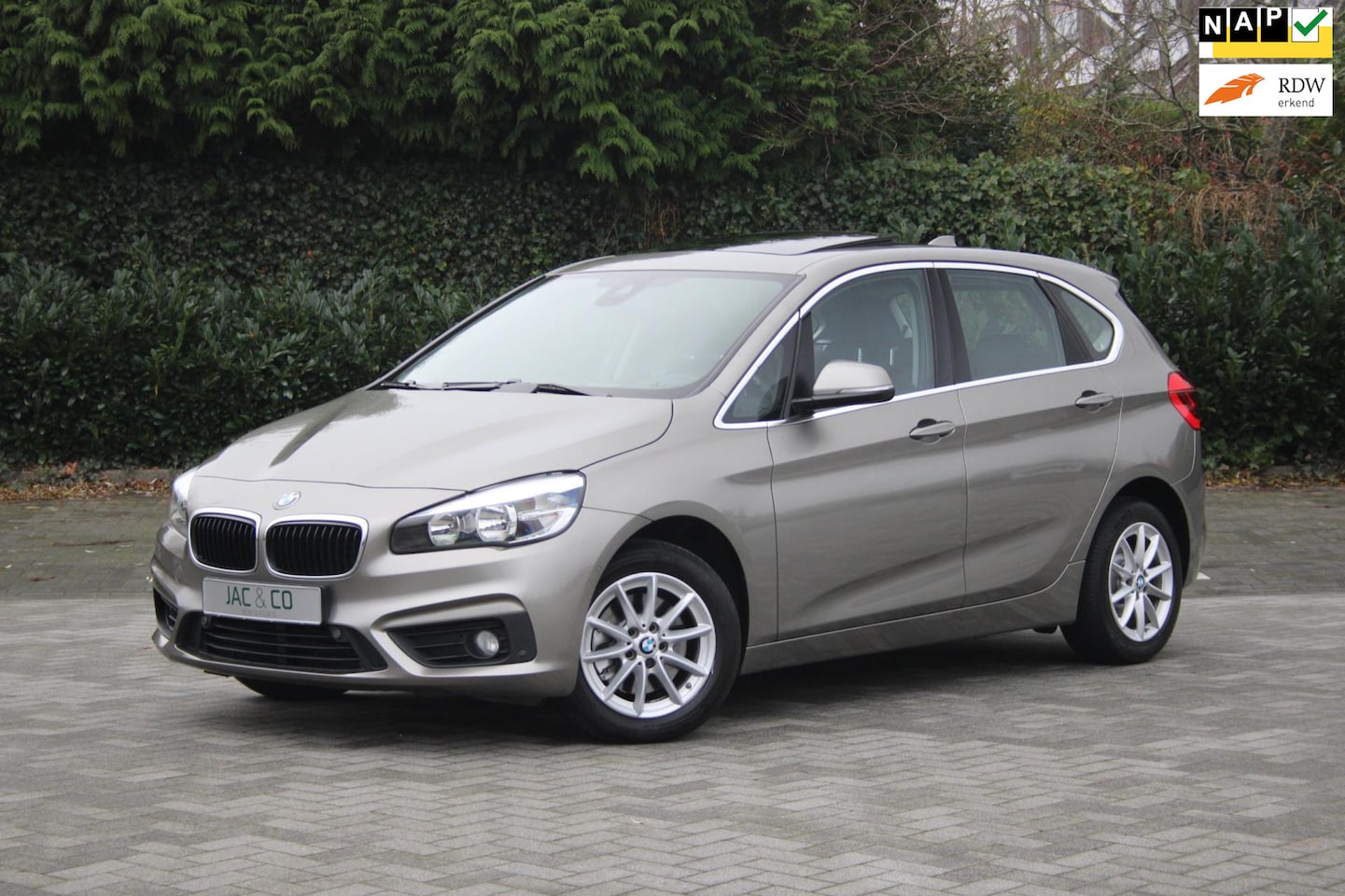 BMW 2-serie Active Tourer - 218i Essential 136-pk Automaat - AutoWereld.nl
