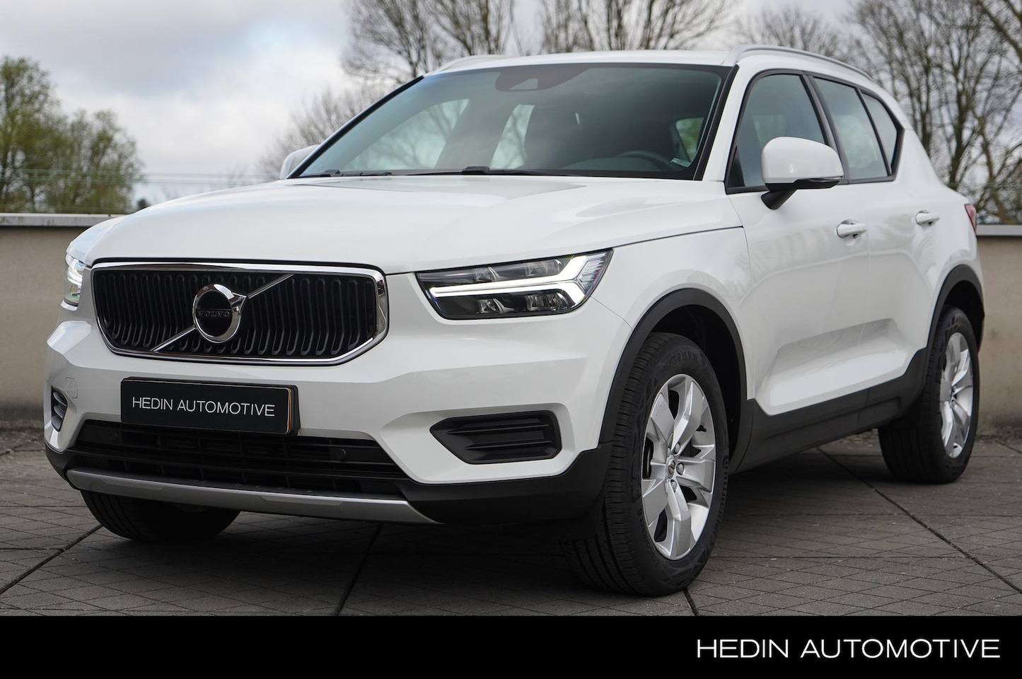 Volvo XC40 - 1.5 T2 Momentum Business | Automaat | Stoel + Stuurverwarming | Navigatie | Apple Carplay - AutoWereld.nl