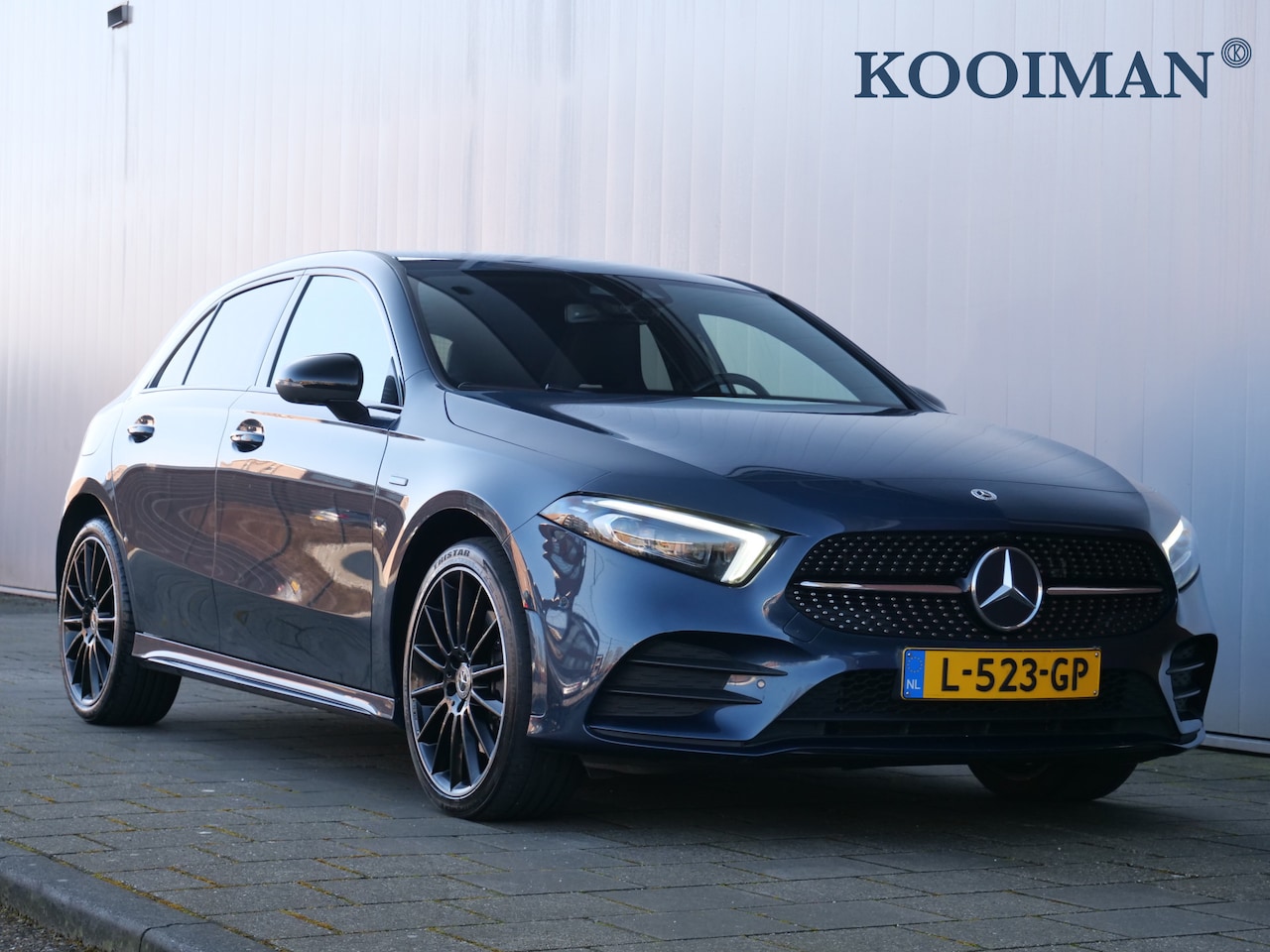Mercedes-Benz A-klasse - 250 e 263pk Hybrid Business Solution AMG Limited AUTOMAAT Memory best.stoel / ILS LED / Ap - AutoWereld.nl