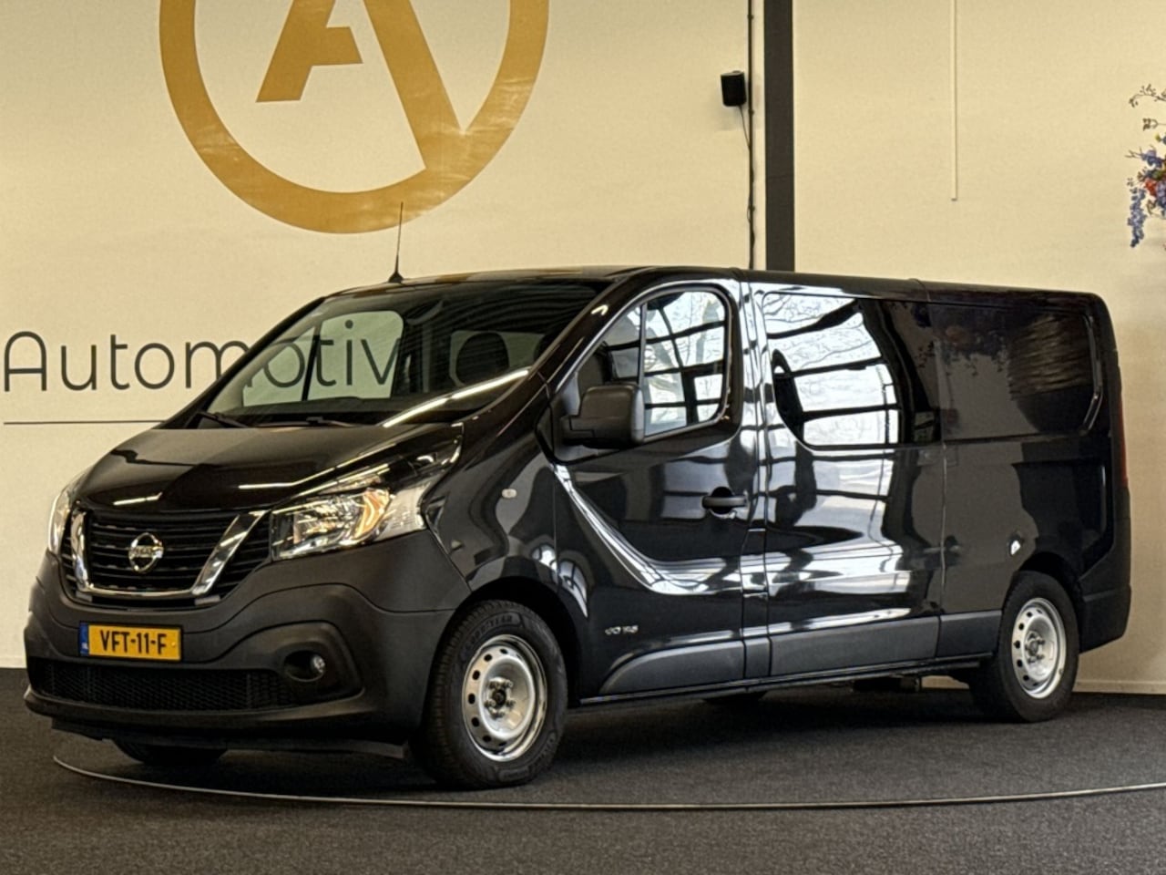 Nissan nv300 - 2.0 dCi L2H1 AcDCCo | TREKHAAK | 6 PERSOONS | CRUISE | AIRCO - AutoWereld.nl