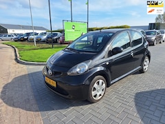 Toyota Aygo - 1.4 D + / Extreem zuinig / APK april 2026