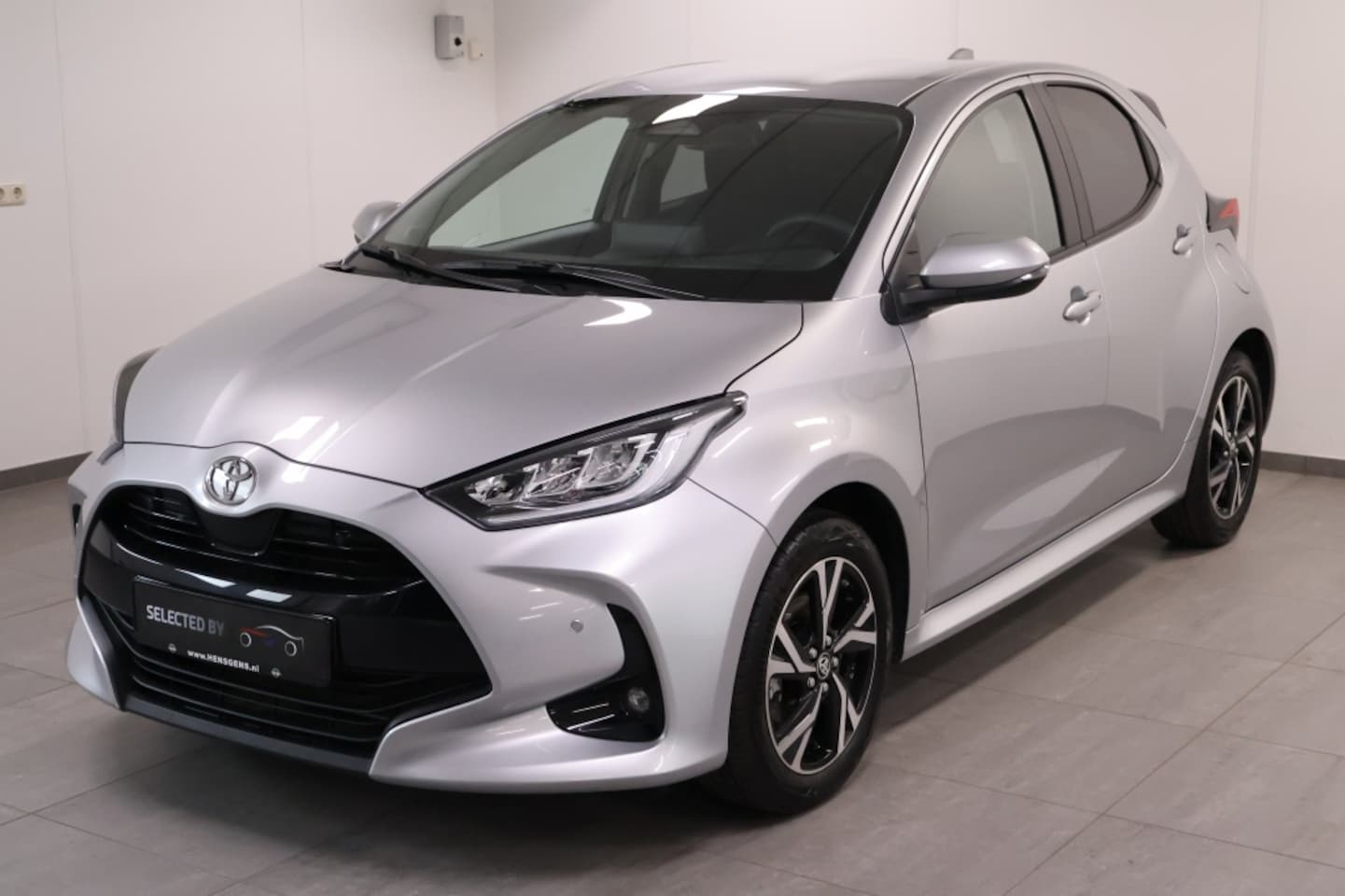 Toyota Yaris - 1.5 Hybride 115 First Edition | PDC V+A - AutoWereld.nl