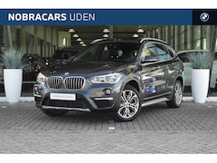 BMW X1 - xDrive20i High Executive M Sport xLine Automaat / Panoramadak / Trekhaak / Sportstoelen /