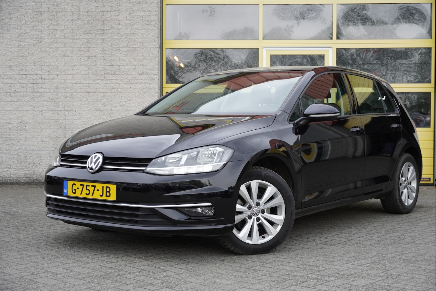 Volkswagen Golf - 1.0 TSI 5drs Comfortline BJ2019 Lmv 16" | Led | Pdc | Navi | App-Connect | Climate control - AutoWereld.nl