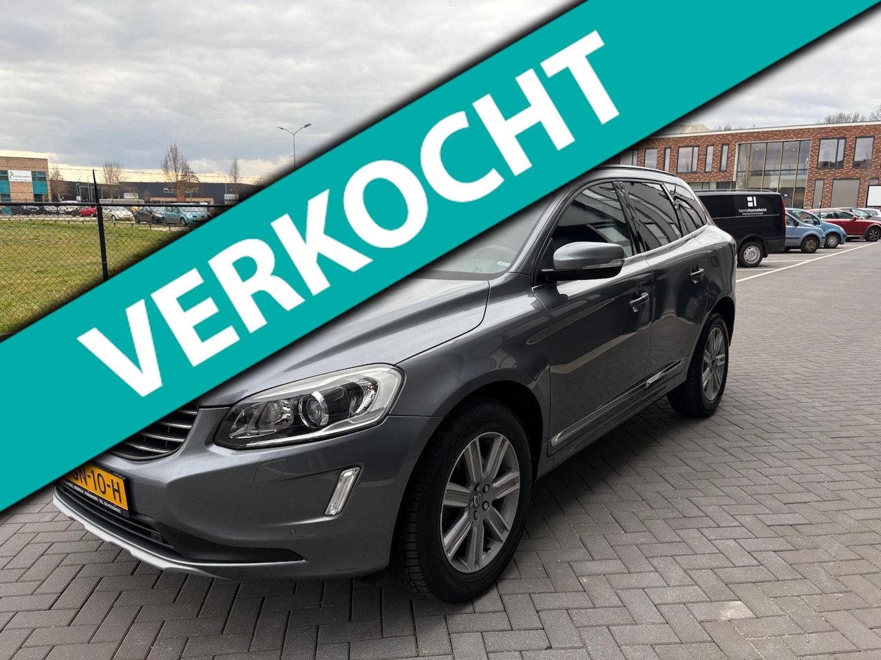 Volvo XC60 - 2.4 D4 5 cilinder Polar+ leder schuifdak camera trekhaak harman kardon - AutoWereld.nl