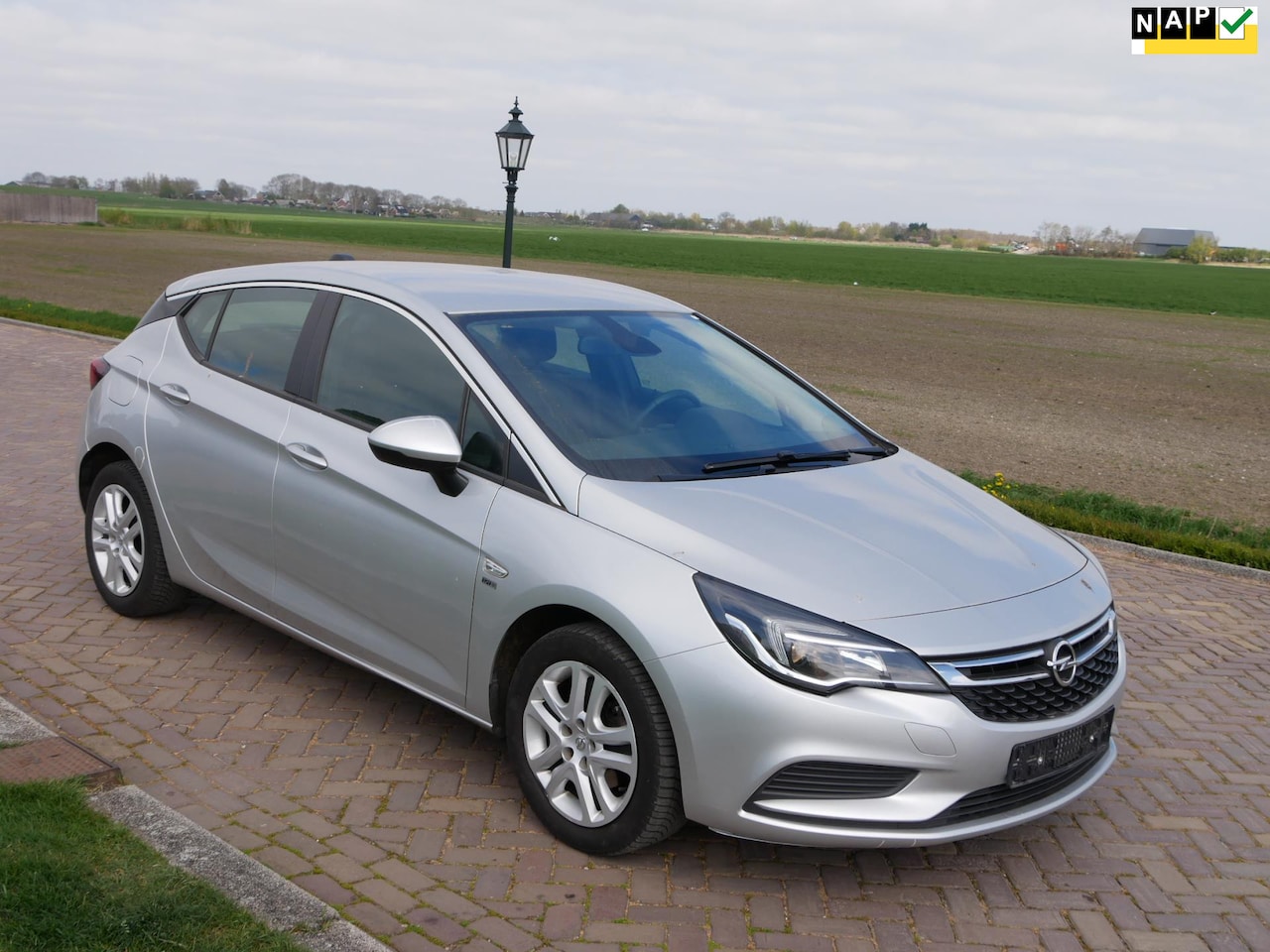 Opel Astra - 1.6 CDTI 120 Jaar Edition AC NAVI ** MARGE CAR ** - AutoWereld.nl