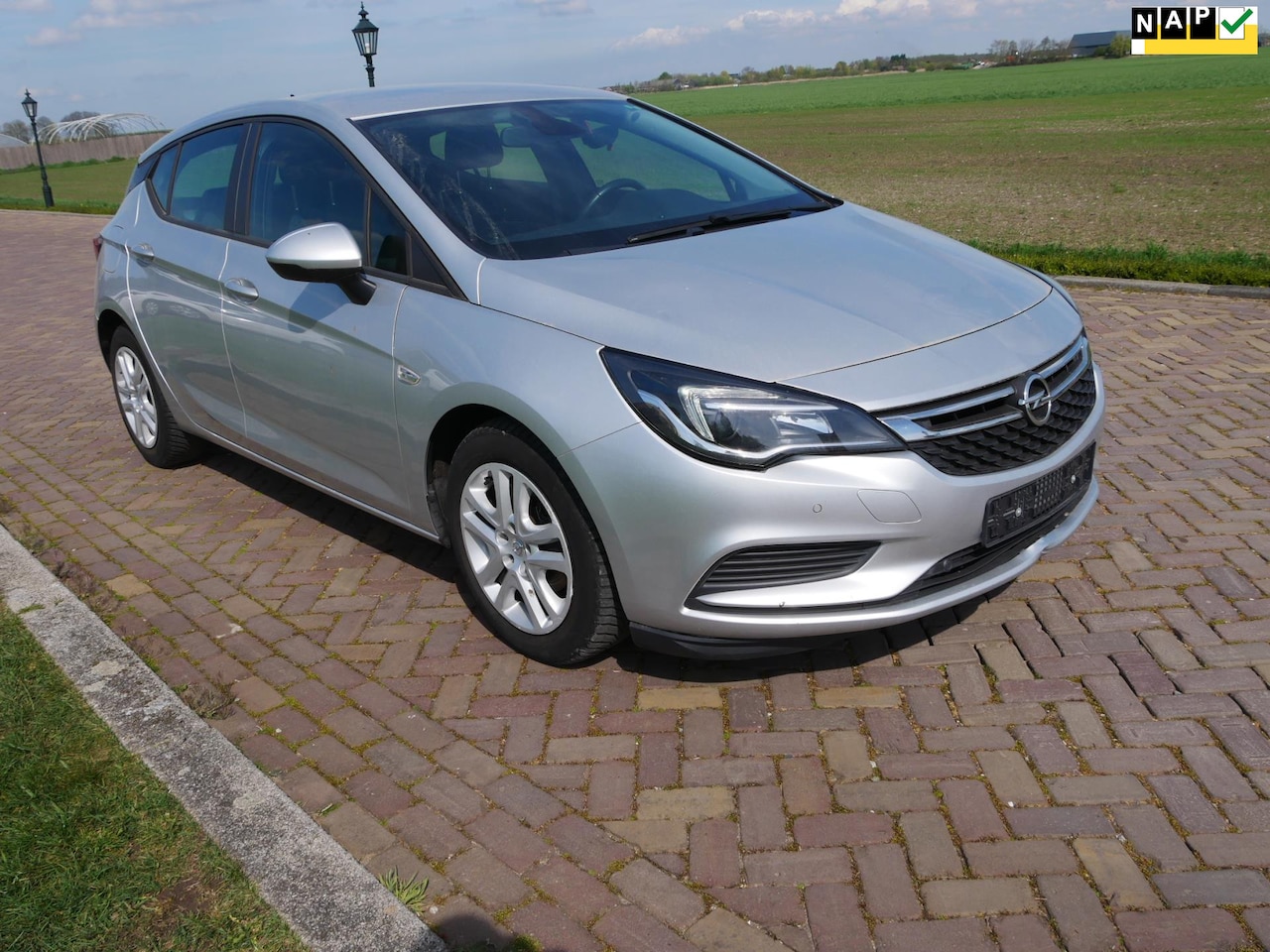 Opel Astra - 1.6 CDTI Business+ AC NAVI ** MARGE CAR ** - AutoWereld.nl