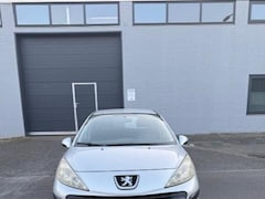 Peugeot 207 - 1.4 XR