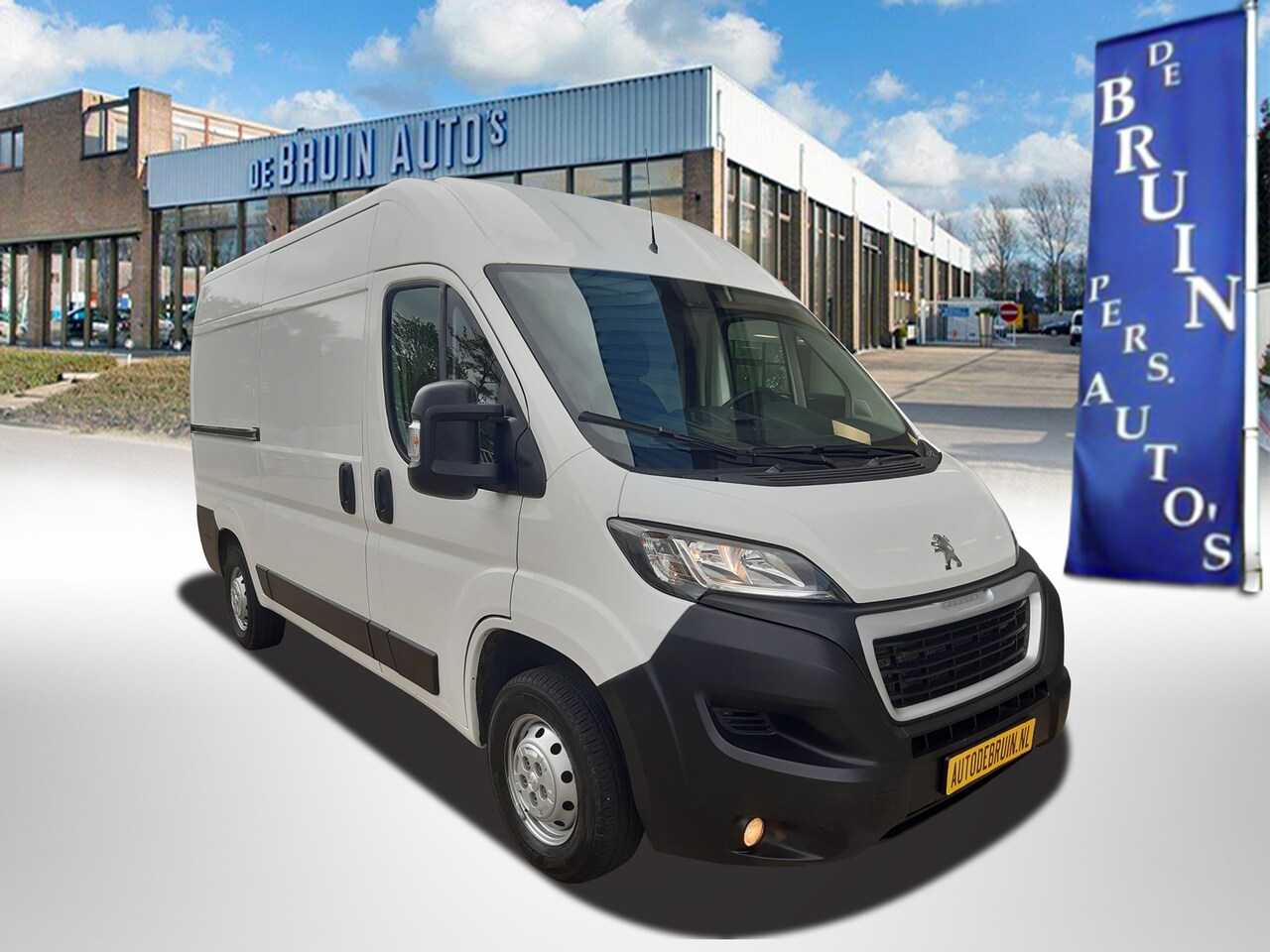 Peugeot Boxer - 2.2 BlueHDi 140 Pk - 103 Kw L2/H2 Airco Navi Cruise Control - AutoWereld.nl