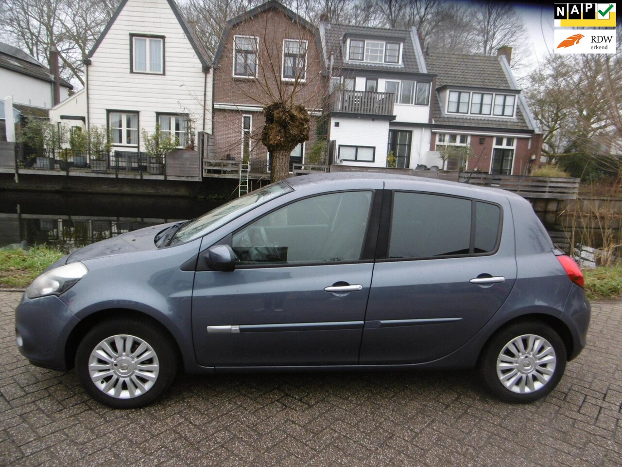 Renault Clio - 1.2 Collection 5-deurs Airco Cruise Trekhaak 1200kg Zuinig - AutoWereld.nl