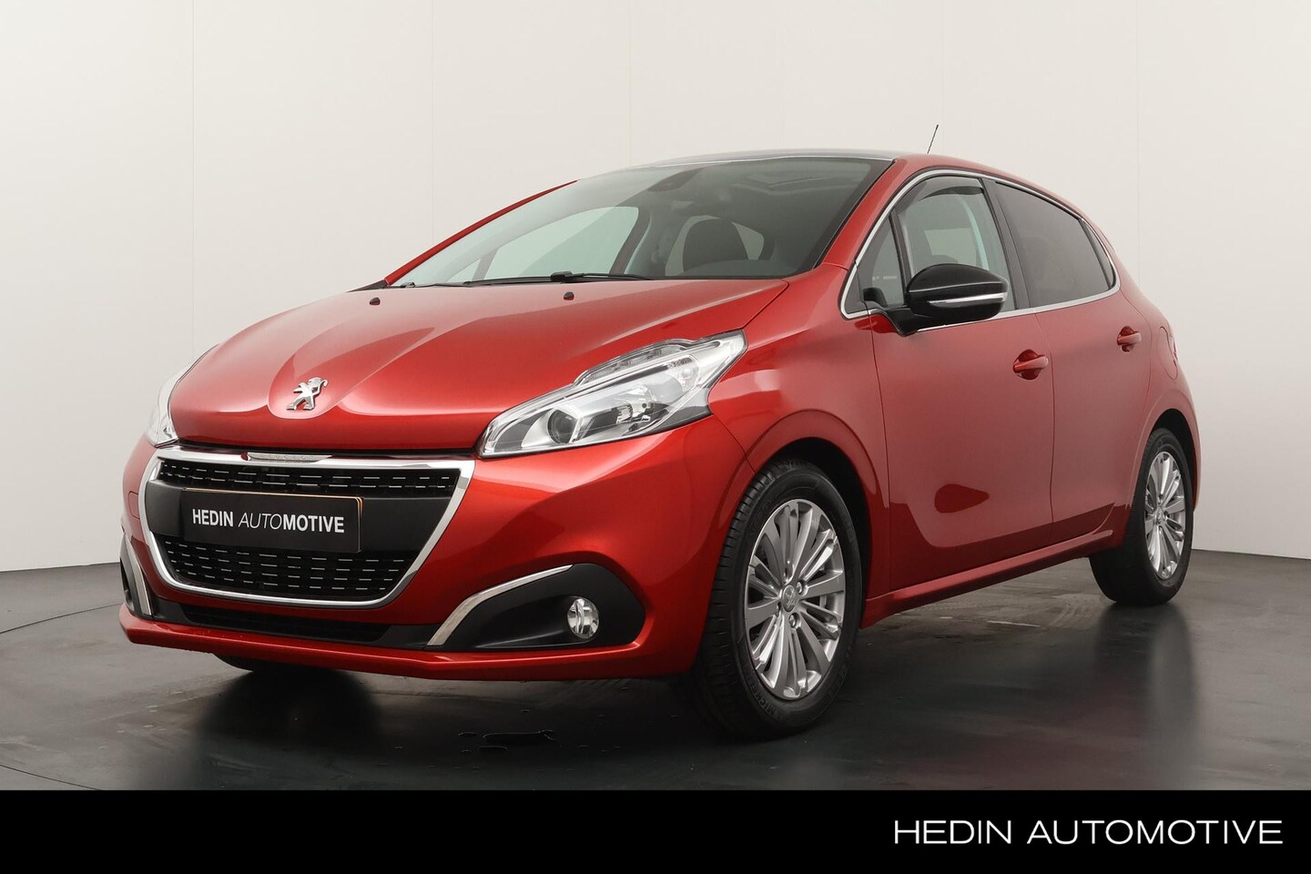 Peugeot 208 - 1.2 110pk Allure | Navigatie | Parkeer Camera | Panorama Dak | Bluetooth | Cruise Control - AutoWereld.nl