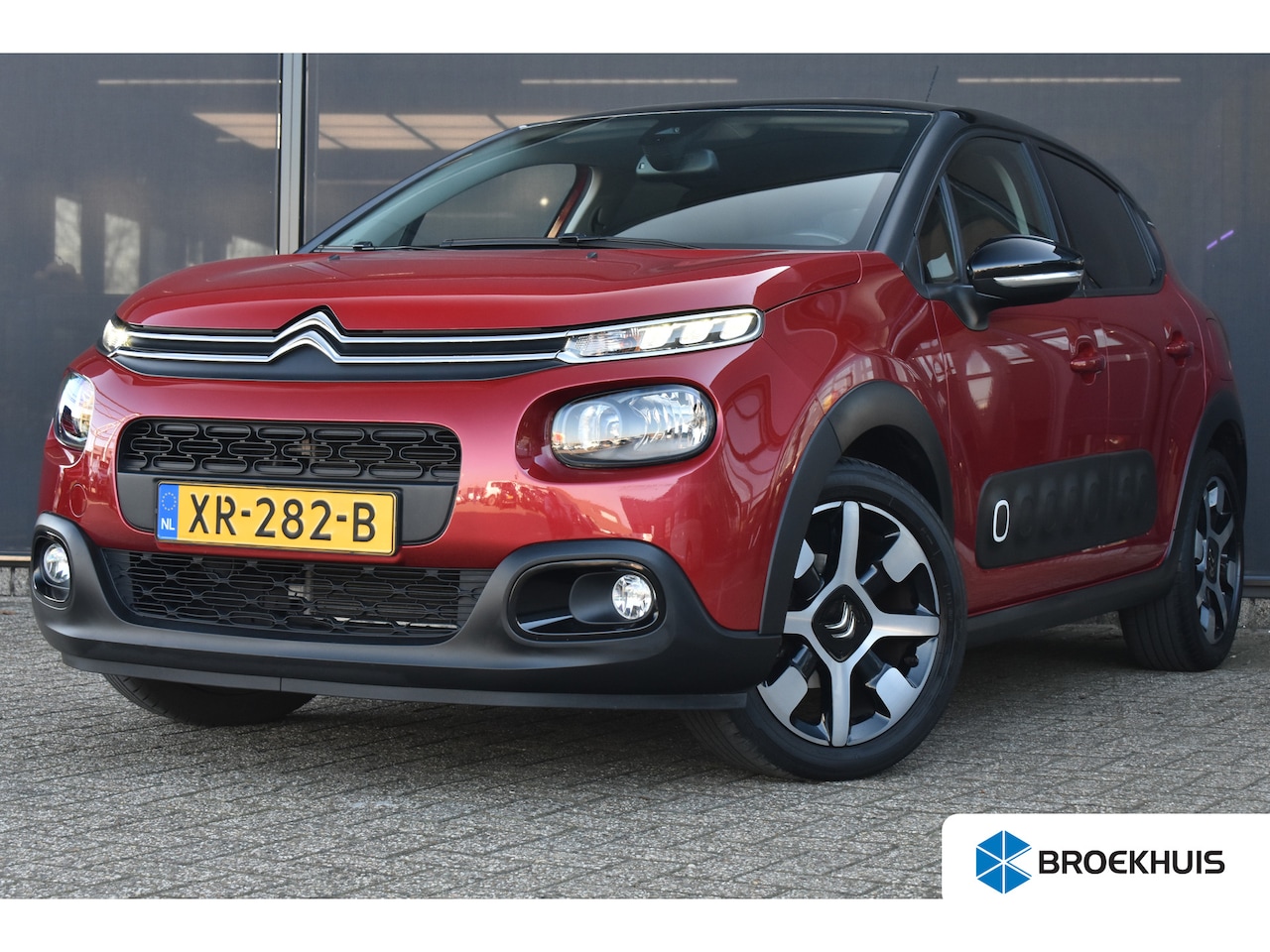 Citroën C3 - 1.2 PureTech S&S Shine | Navigatie | 1e Eigenaar | Dealeronderhouden | Lane-Assist | Cruis - AutoWereld.nl