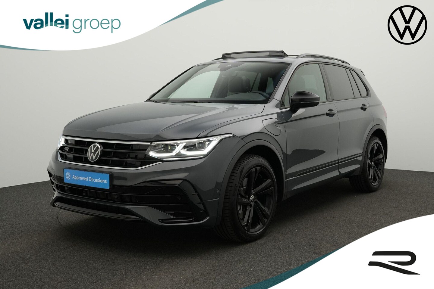 Volkswagen Tiguan - 1.4 TSI 245 pk DSG eHybrid R-Line Business | Panoramadak | Trekhaak | IQ Light | Stuur-/st - AutoWereld.nl
