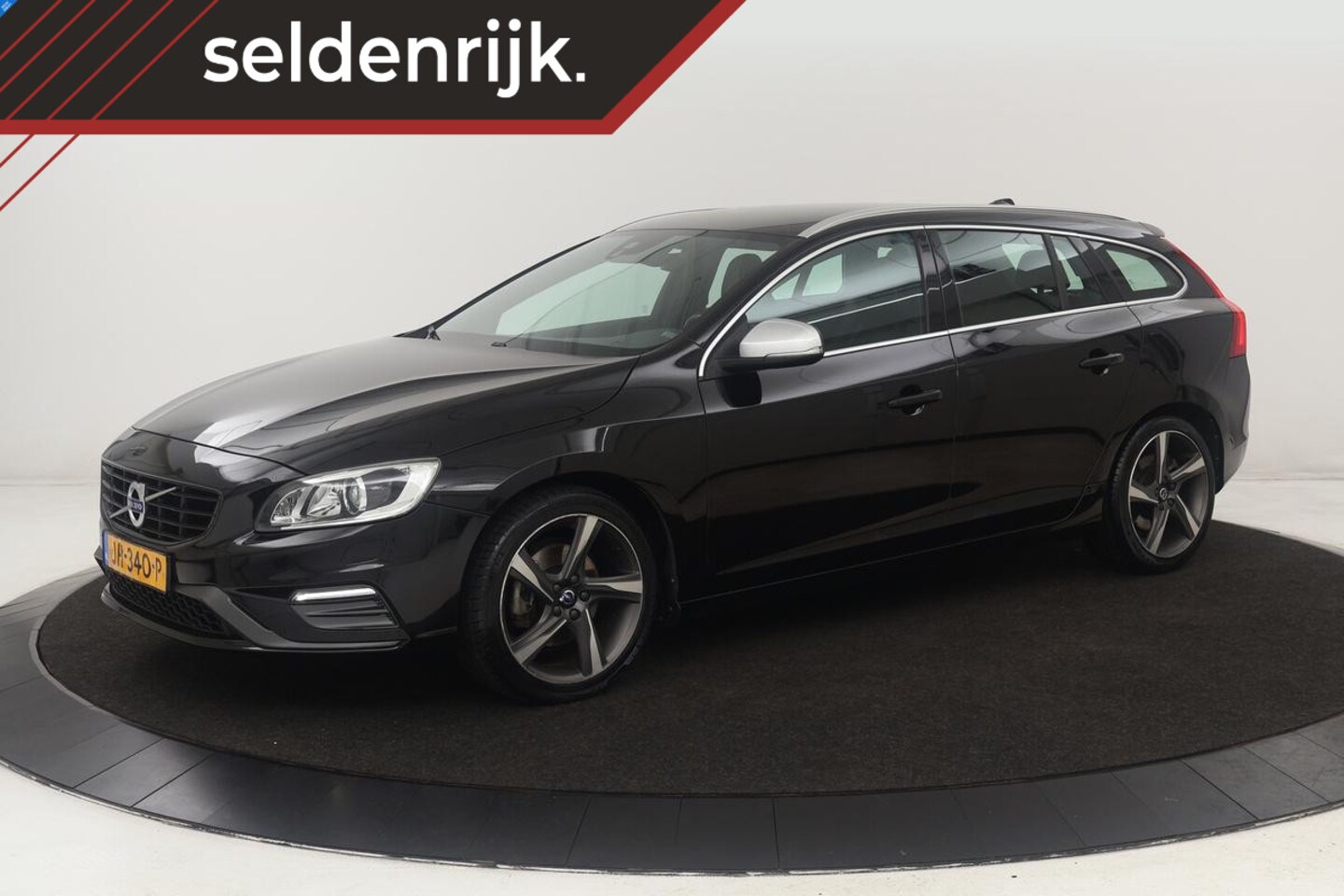Volvo V60 - 2.0 T3 R-Design | Dealer onderhouden | Stoelverwarming | Xenon | Trekhaak | Navigatie | Le - AutoWereld.nl