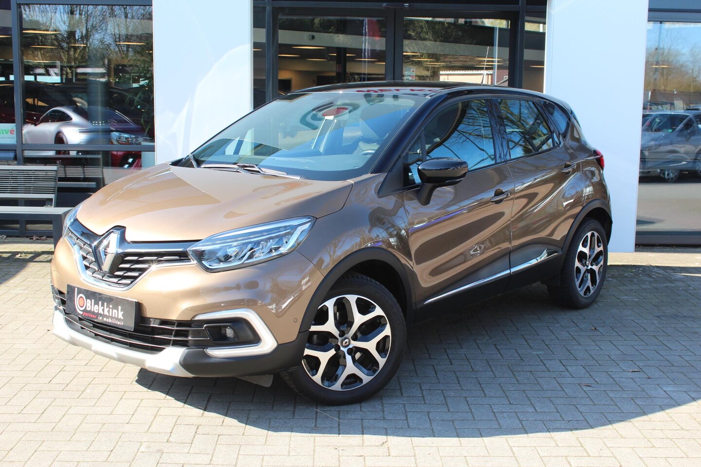 Renault Captur - 1.2 TCe Intens 120 pk EDC AUTOMAAT Navigatie, Cruise contr., Camera - AutoWereld.nl