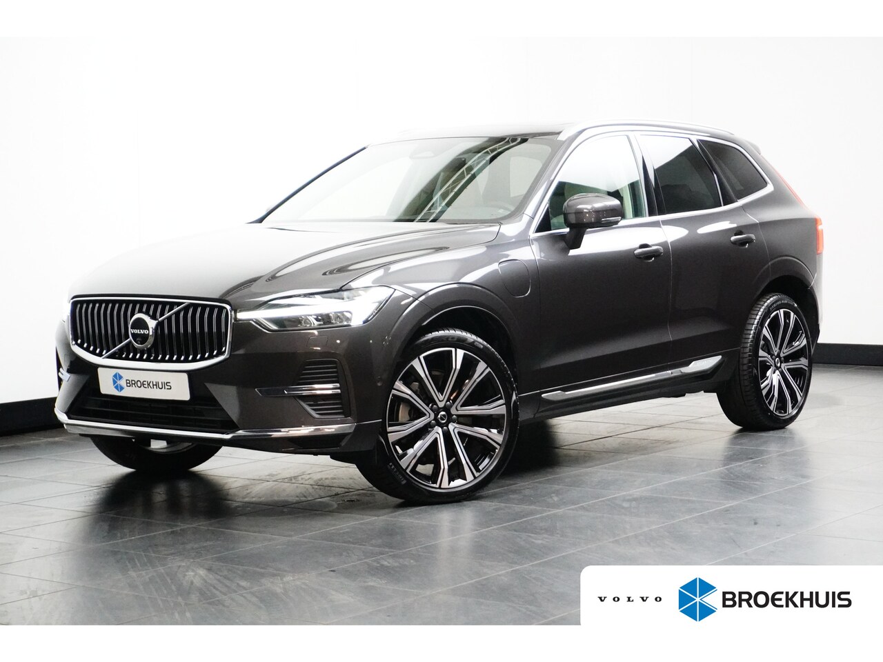 Volvo XC60 - 2.0 T6 Plug-in hybrid AWD Plus Bright | Stoelventilatie | 360 Camera | 21" | Harman/Kardon - AutoWereld.nl