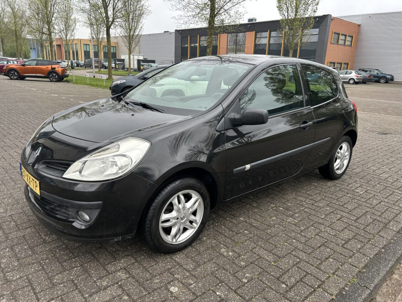Renault Clio - 1.2-16V Bns Line AIRCO BLUETH LMV NAP! - AutoWereld.nl