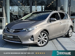Toyota Auris - 1.8 Hybrid Executive | Trekhaak | Panoramadak | Camera | Stoelverwarming | Navi | Parkeers