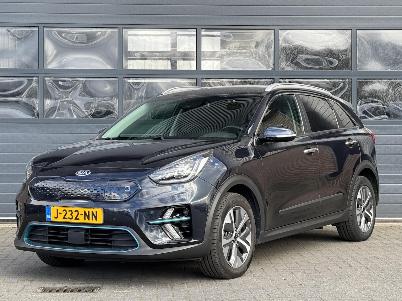 Kia e-Niro - EXECUTIVELINE 64 kWh I 3 FASE I SOH 100% I FACELIFT MODEL I APPLE/ANDROID I PARKEERCAMERA - AutoWereld.nl