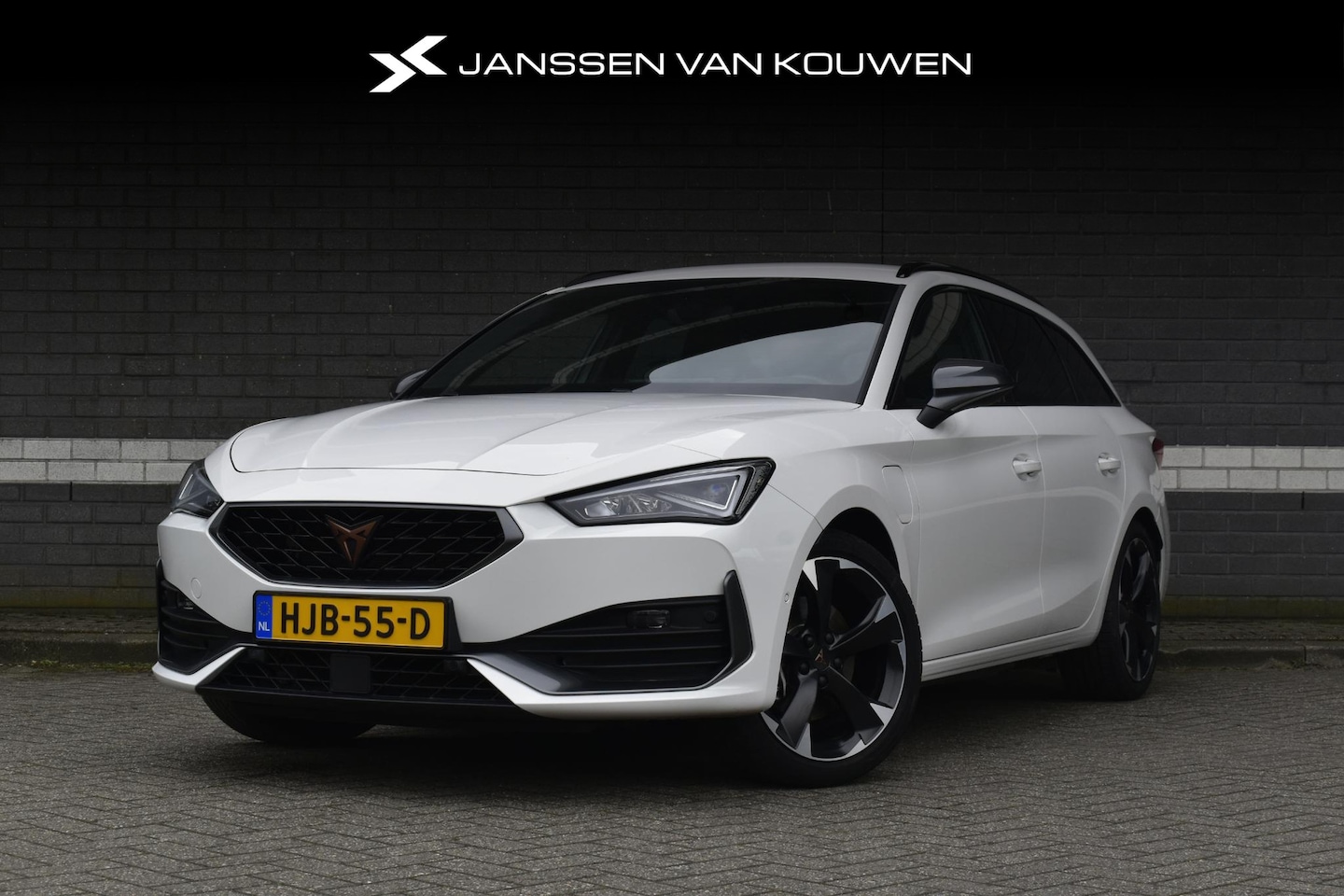 CUPRA Leon Sportstourer - 1.4 e-Hybrid Business / SOH 100% / Stuur + Stoelverwarming / Navigatie / Camera / LED Kopl - AutoWereld.nl