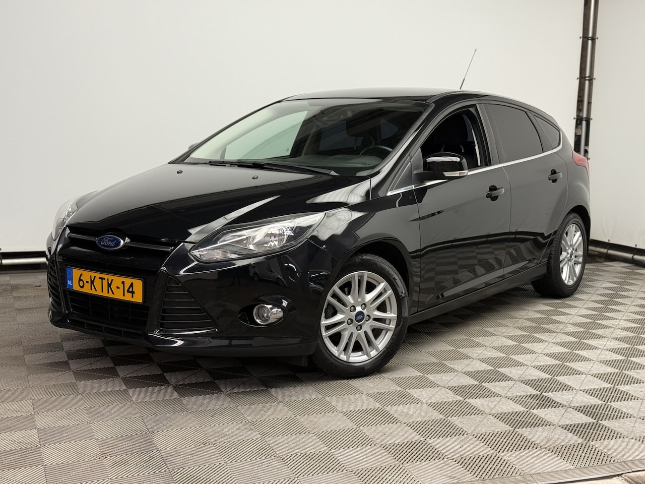Ford Focus - 1.0 EcoBoost Titanium 5-drs Navi NL Auto - AutoWereld.nl