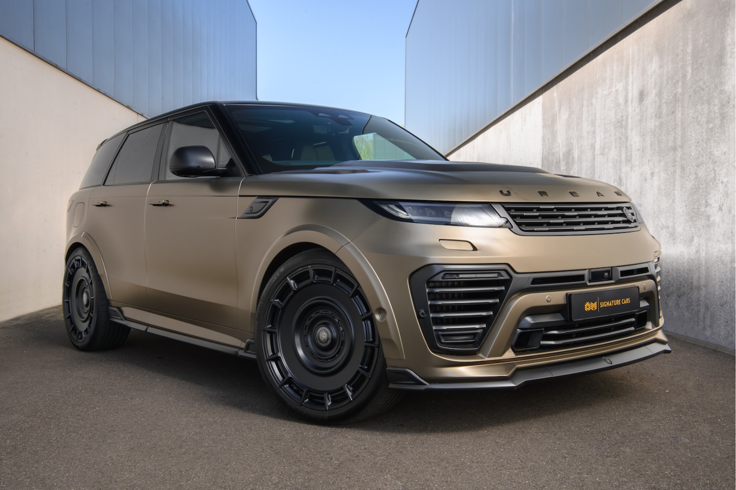 Land Rover Range Rover Sport - Urban 4.4 P635 SV Edition One Carbon Bronze 1of1 1of1 custom made - AutoWereld.nl