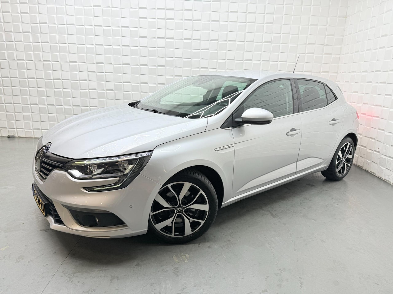 Renault Mégane - 1.3 TCe GT Line AUTOMAAT CAMERA PDC STOELV - AutoWereld.nl