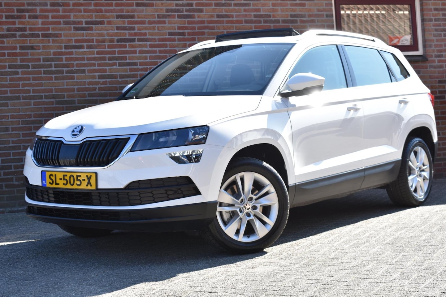 Skoda Karoq - 1.0 TSI Ambition Business '18 Pano Clima Cruise Navi Inruil mogelijk - AutoWereld.nl