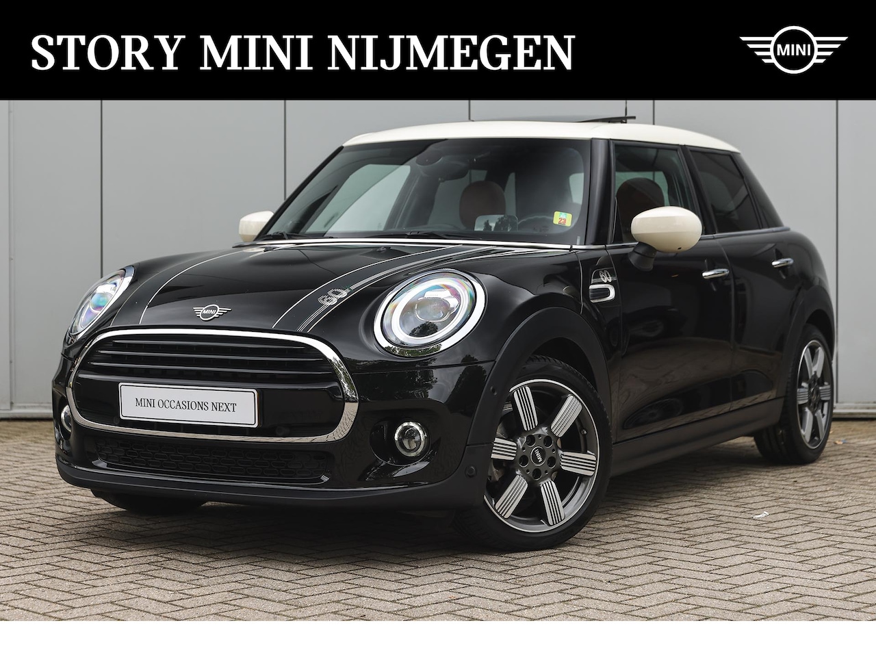 MINI Cooper - Hatchback 60 Years Chili Automaat / Panoramadak / LED / Head-Up / Comfort Access / Apple C - AutoWereld.nl