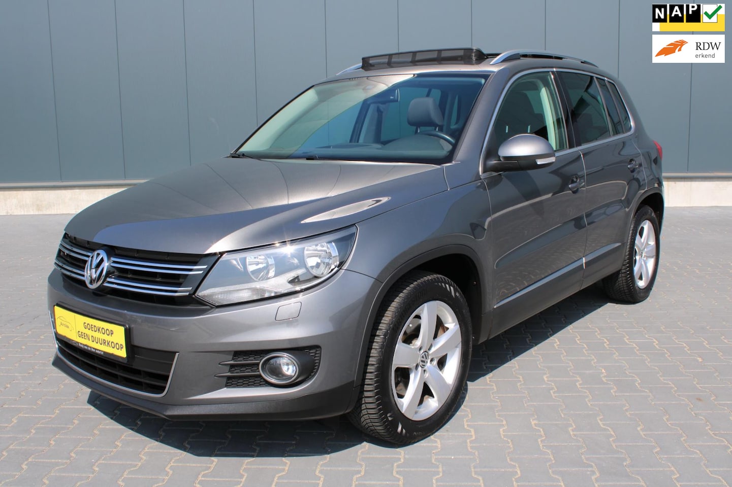 Volkswagen Tiguan - 1.4 TSI Sport&Style 40.418 KILOMETER ABSOLUTE NIEUWSTAAT - AutoWereld.nl
