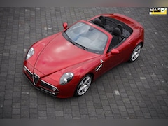 Alfa Romeo 8C Competizione Spider - 4.7 V8