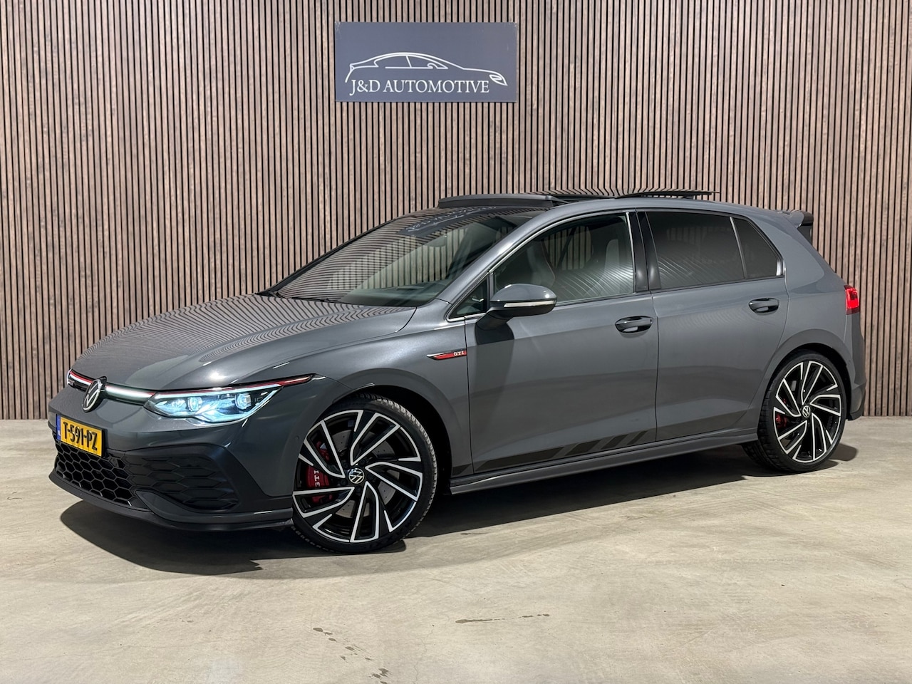 Volkswagen Golf Variant - 2.0 TSI GTI Clubsport 301PK 2021 PANO IQ LIGHTS - AutoWereld.nl