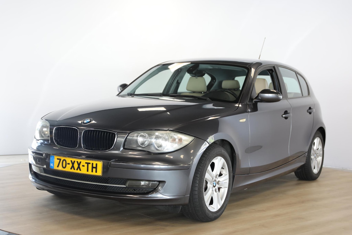 BMW 1-serie - 118i Business Line | Leer | Automaat - AutoWereld.nl