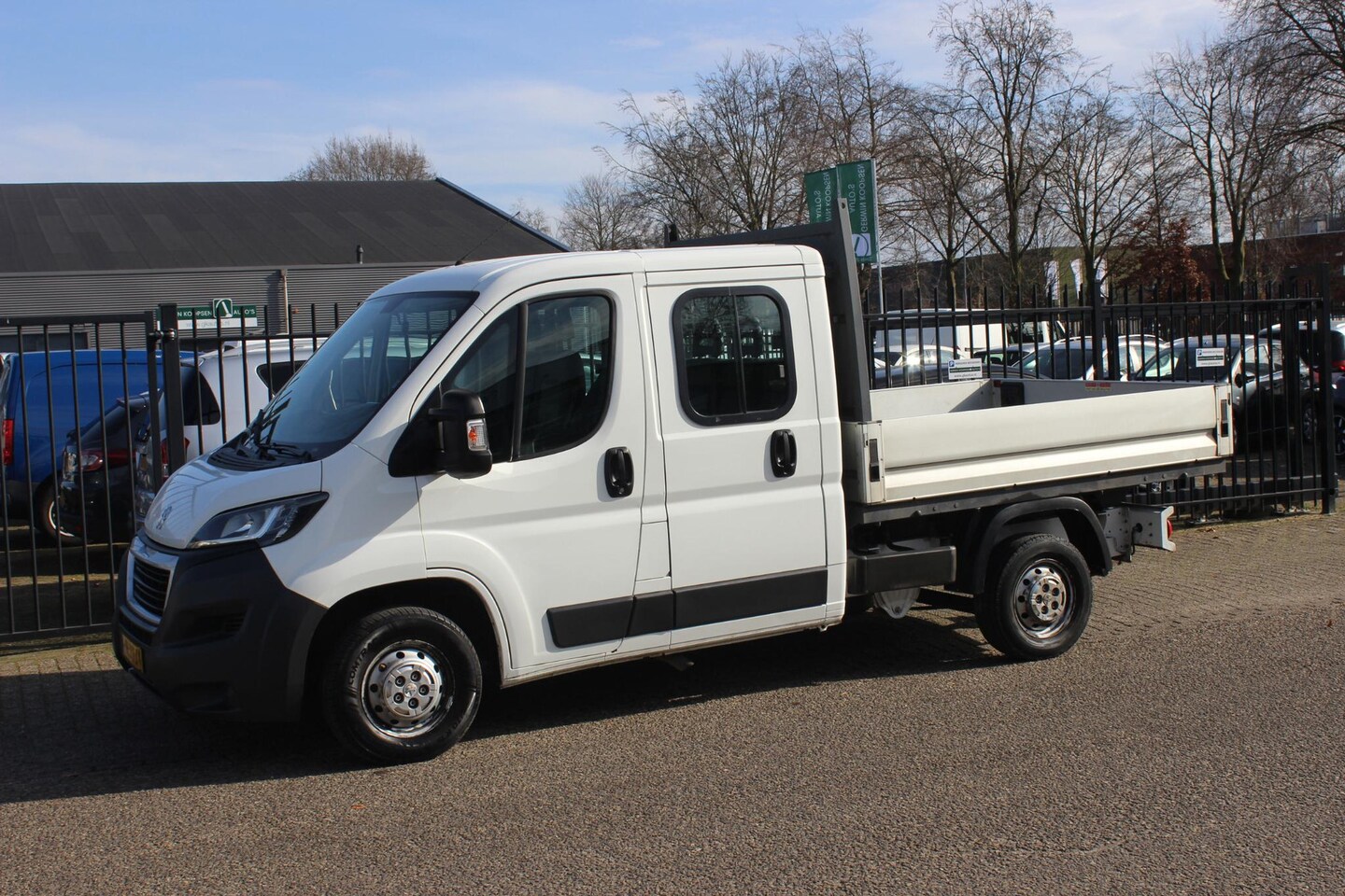 Peugeot Boxer - 333 2.0 BlueHDI L2H1 7-persoons! DC - AutoWereld.nl