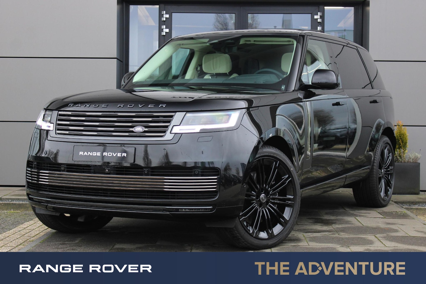 Land Rover Range Rover - LWB P615 SV | Long Wheel Base | Rear Seat TV - AutoWereld.nl