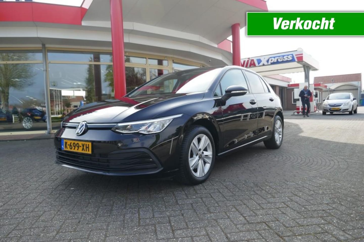 Volkswagen Golf - 1.5 TSI LIFE  131 PK  VIRTUAL COCKPIT/NAVIGATIE/PARKEER V+A - AutoWereld.nl