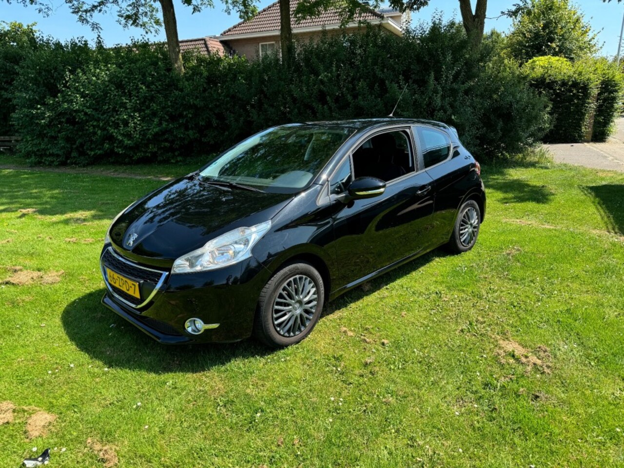Peugeot 208 - 1.2 3drs meeneem/exportprijs - tekst lezen! - AutoWereld.nl