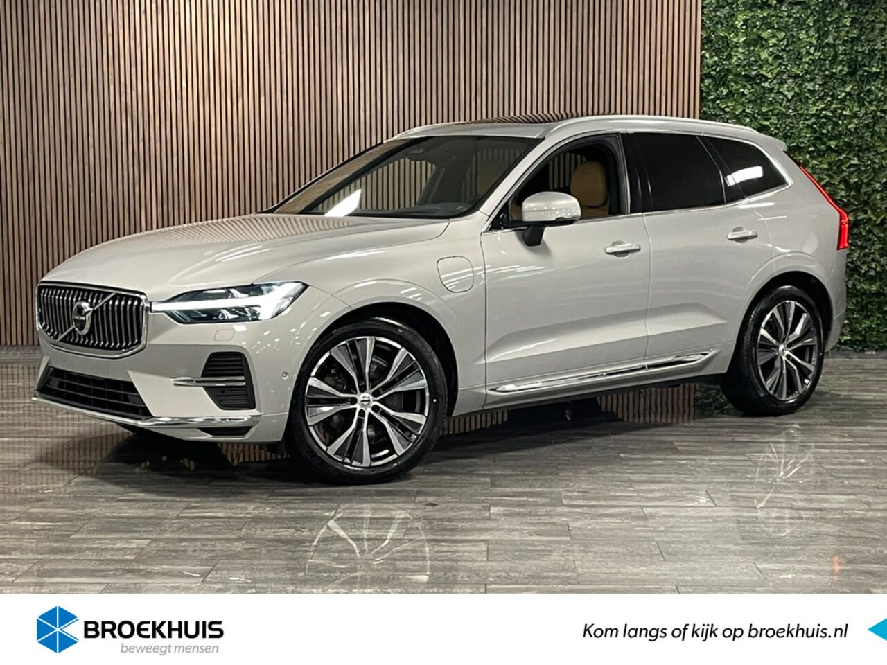 Volvo XC60 - T6 AWD Recharge Inscription | MY22 | Vol! | Luchtvering | Trekhaak | Stoelventilatie | 360 - AutoWereld.nl