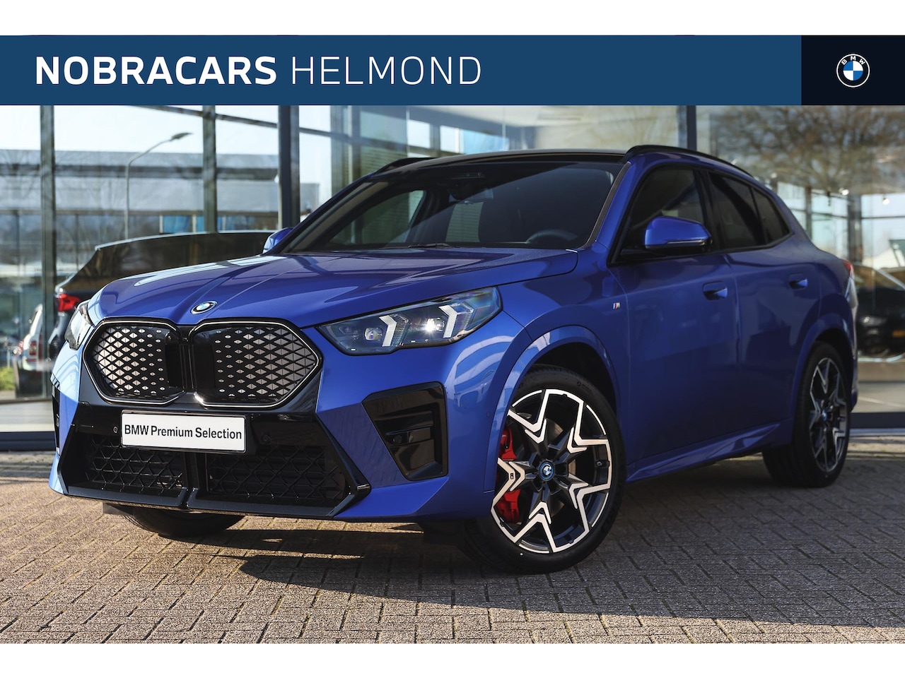 BMW iX2 - xDrive30 / Panoramadak / Sportstoelen / M Adaptief onderstel / Parking Assistant Plus / He - AutoWereld.nl