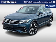 Volkswagen Tiguan - 1.4 TSI eHybrid 245pk DSG R-Line / Panoramadak / Elek. Zwenkbare Trekhaak / Virtual Cockpi