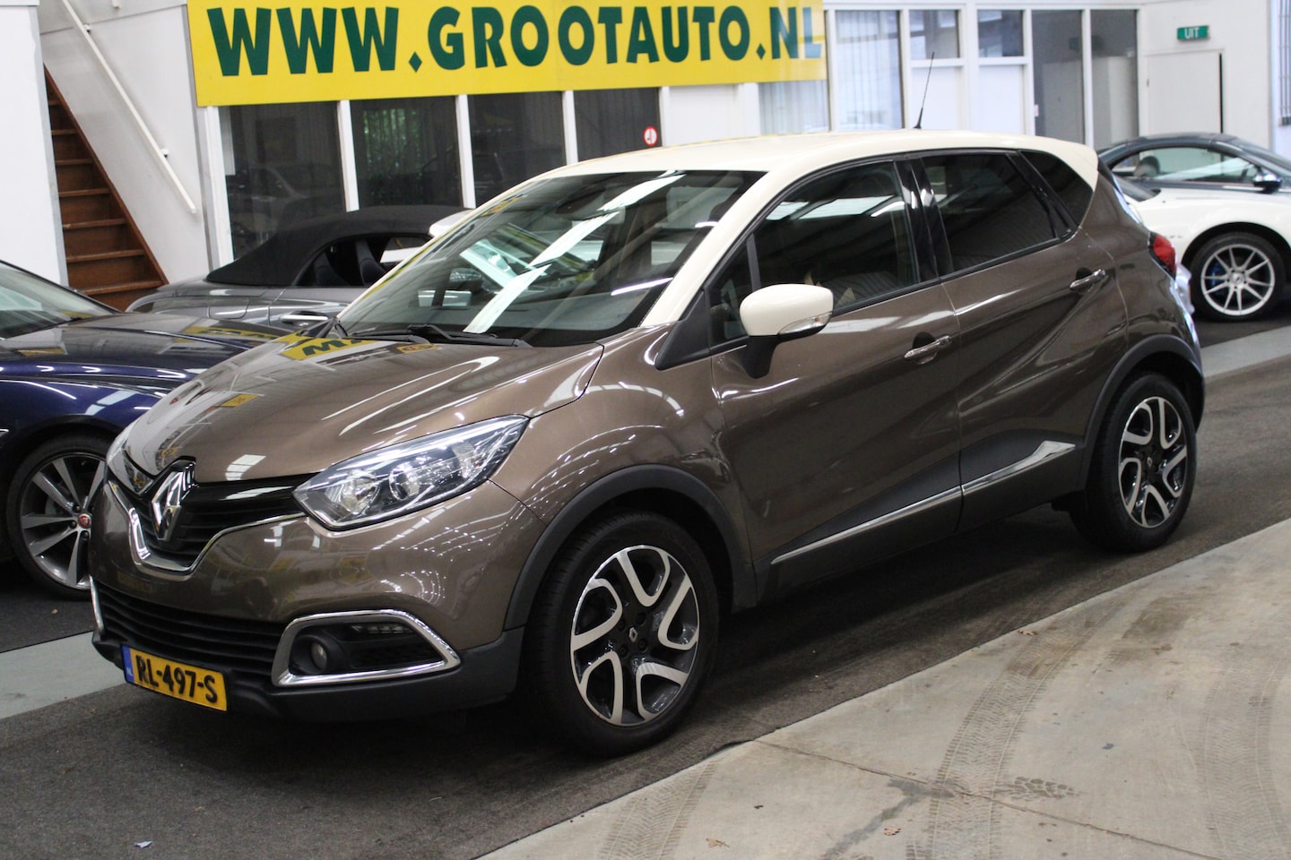 Renault Captur - 0.9 TCe Dynamique Airco, Cruise control, Navi, Keyless - AutoWereld.nl