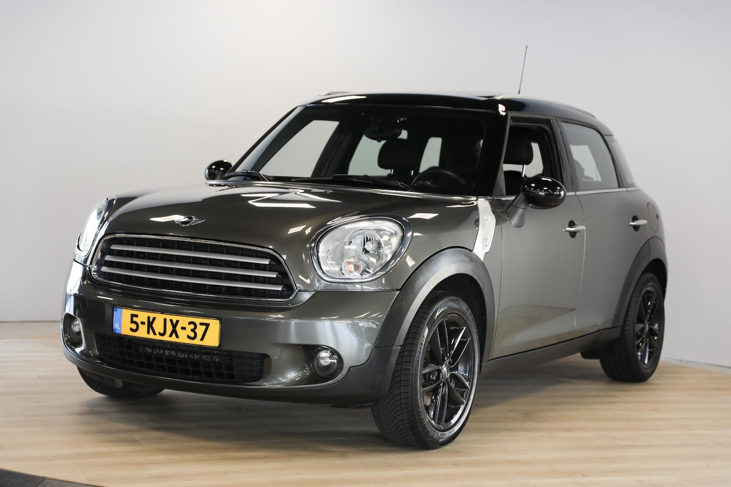 MINI Countryman - Mini 1.6 Cooper Holland Street | Schuif-kantel dak | Navigatie - AutoWereld.nl