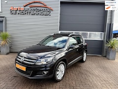 Volkswagen Tiguan - 1.4 TSI Sport&Style Panoramadak*Trekhaak*PDC