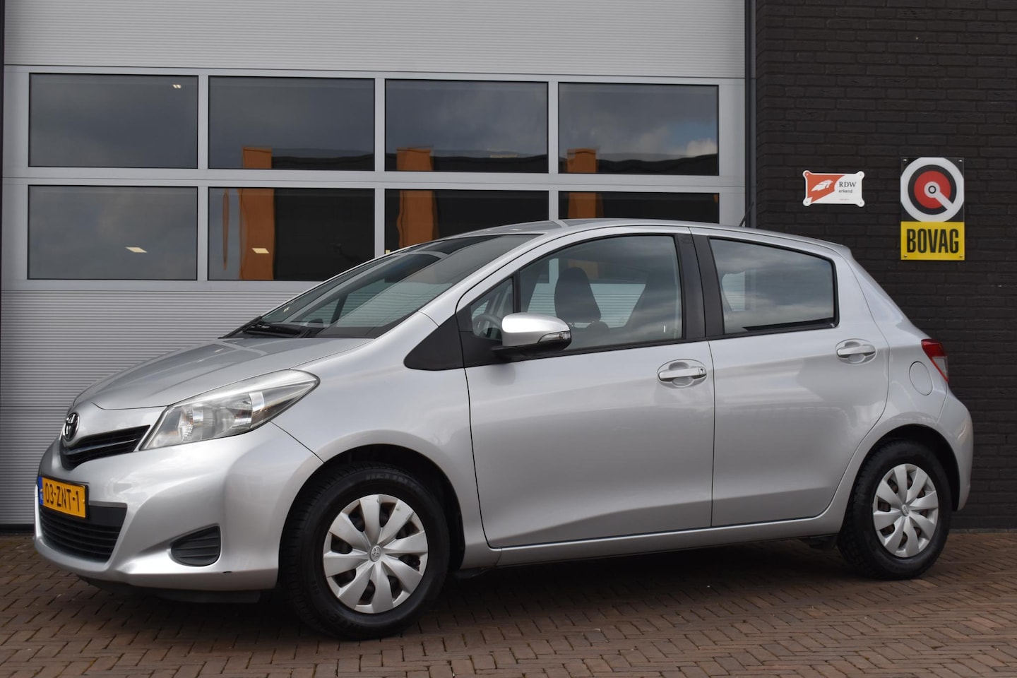 Toyota Yaris - 1.0 5 drs Aspiration | Camera | Airco | 155.509KM - AutoWereld.nl