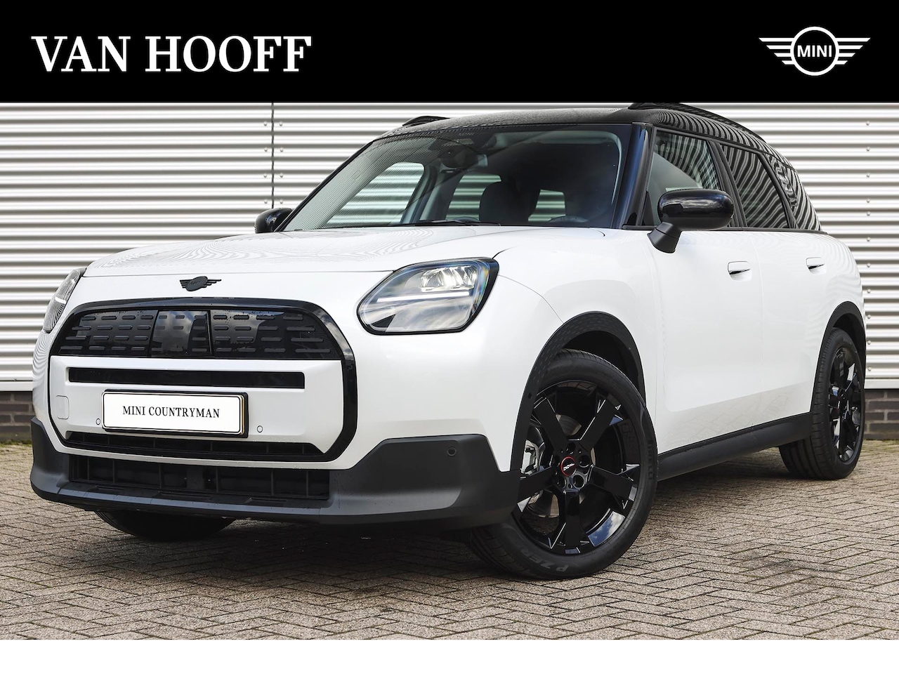 MINI Countryman - E / Classic / Pakket XS / 19" John Cooper Works Runway Spoke black Getint glas achter - AutoWereld.nl