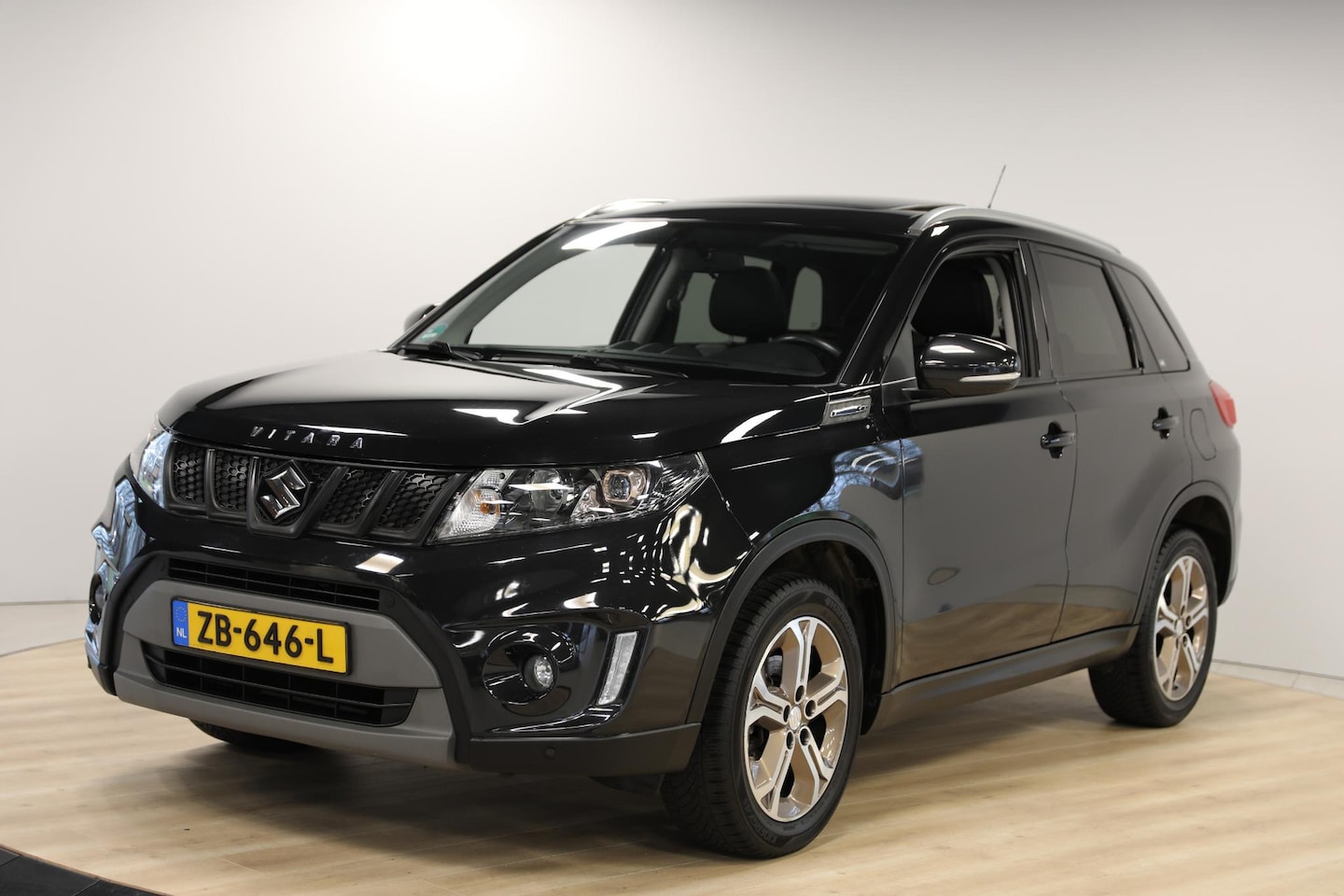 Suzuki Vitara - 1.6 Rhino | Navi | Schuif-dak | Alcantara - AutoWereld.nl